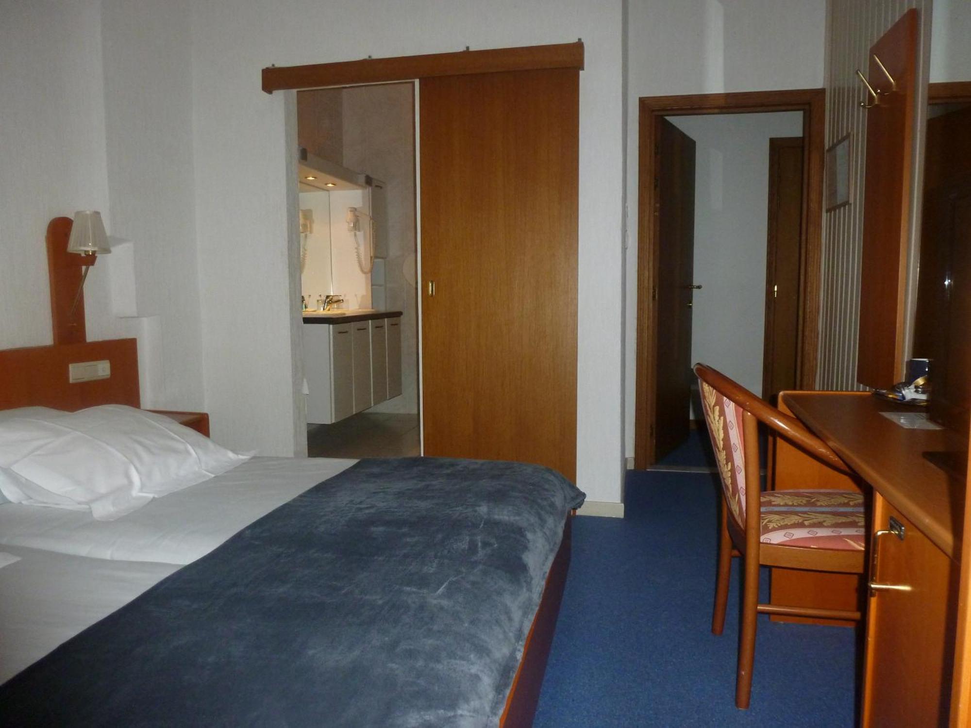Hotel 'T Hert Genk Bagian luar foto