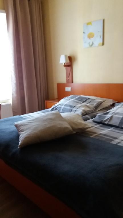 Hotel 'T Hert Genk Bagian luar foto