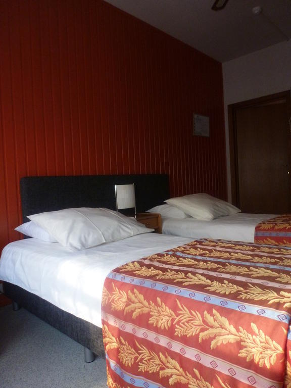 Hotel 'T Hert Genk Bagian luar foto